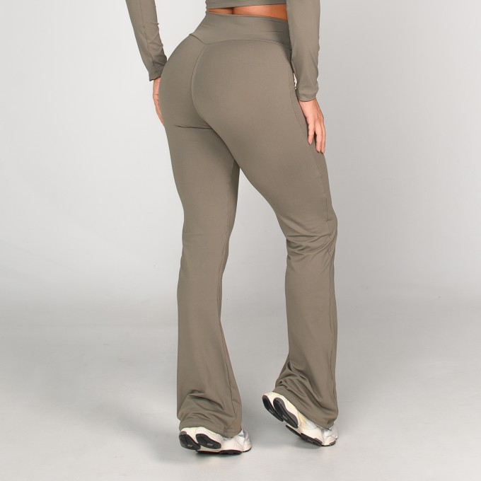 Calça Flare Essencial Cinza