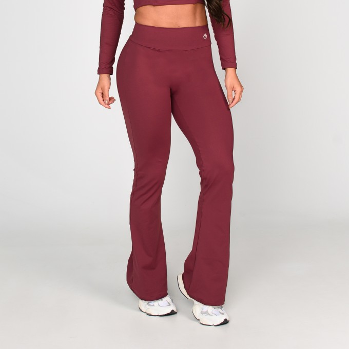 Calça Flare Essencial Vinho